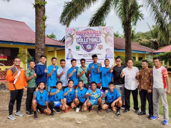 Juara Grup, Tim Voli MAN 2 Pesisir Selatan Melaju ke Final Turnamen Voli Tk Kabupaten