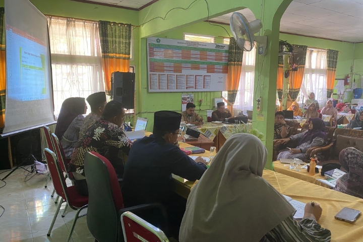 Akhir Semester, MAN 2 Pesisir Selatan Gelar Rapat Dinas