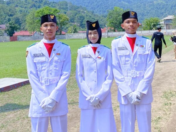 Tiga Siswa MAN 2 Pesisir Selatan Sukses Melaksanakan Tugas sebagai Paskibraka Kabupaten Pesisir Selatan