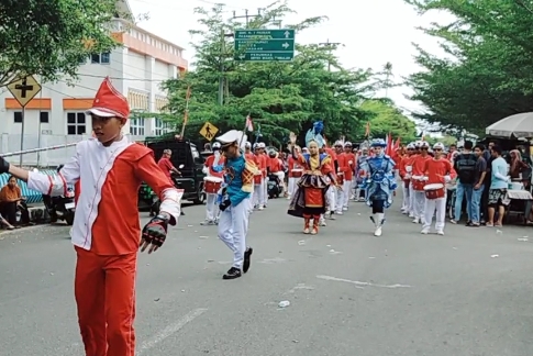 MAN 2 Pesisir Selatan Raih Juara 3 Parade Drumband HUT RI ke-79 Kecamatan IV Jurai