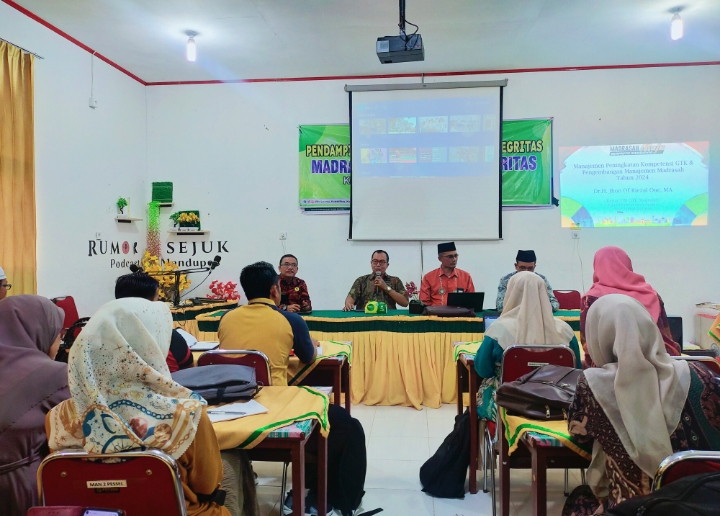 Tim Humas MAN 2 Pesisir Selatan Ikuti Pembinaan Keprotokolan dan Digitalisasi Madrasah