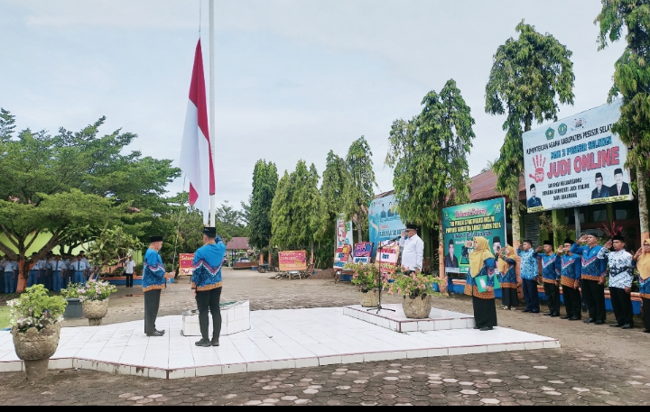 "Guru Berdaya, Indonesia Jaya”: Upacara HGN di MAN 2 Pesisir Selatan Painan,